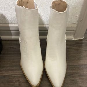 Barn Babe white booties 7.5